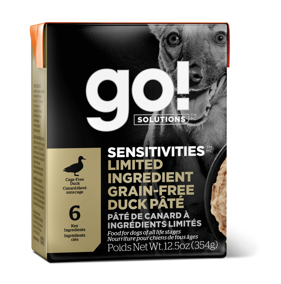 Your Whole Dog's GO! SOLUTIONS SENSITIVITIES Grain Free Duck Pâté (354g) is a good quality canned dog food that comes in a 6 oz. can. This delicious pate is perfect for stuffing KONGS and can